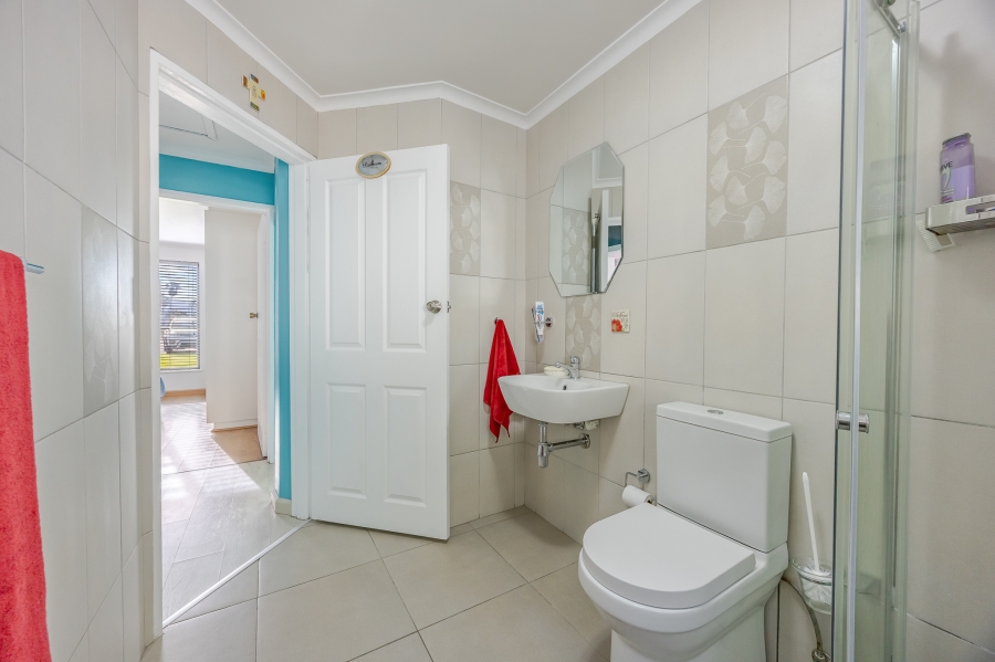 2 Bedroom Property for Sale in Lakeside Western Cape